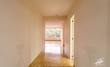 APARTAMENTO EN VENTA EN LOS BALSOS, MEDELLN