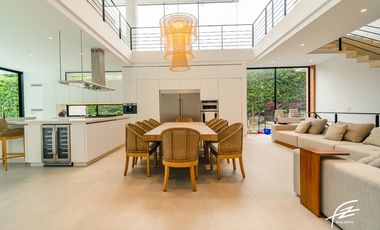 CASA CAMPESTRE EN VENTA EN SAN JERONIMO, ANTIOQUIA
