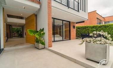 CASA CAMPESTRE EN VENTA EN SAN JERONIMO, ANTIOQUIA