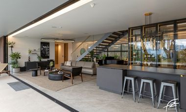 CASA EN VENTA EN LA COLA DEL ZORRO, MEDELLN