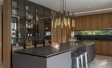 CASA EN VENTA EN LA COLA DEL ZORRO, MEDELLN