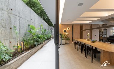 CASA EN VENTA EN LA COLA DEL ZORRO, MEDELLN