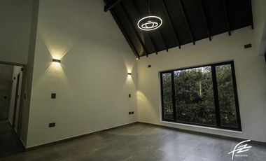 CASA CAMPESTRE EN VENTA EN LLANOGRANDE, ANTIOQUIA