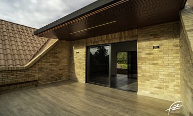 CASA CAMPESTRE EN VENTA EN LLANOGRANDE, ANTIOQUIA