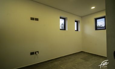 CASA CAMPESTRE EN VENTA EN LLANOGRANDE, ANTIOQUIA