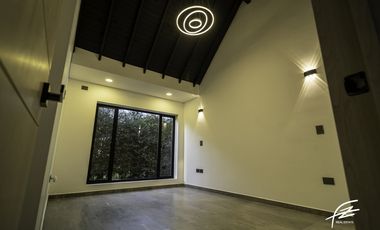 CASA CAMPESTRE EN VENTA EN LLANOGRANDE, ANTIOQUIA