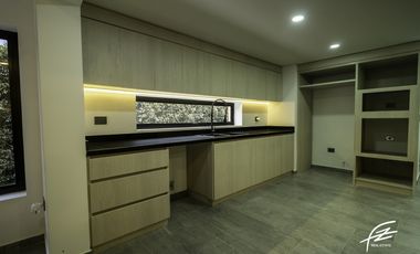 CASA CAMPESTRE EN VENTA EN LLANOGRANDE, ANTIOQUIA