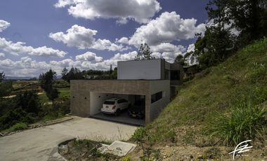 CASA CAMPESTRE EN VENTA EN GUARNE, ANTIOQUIA