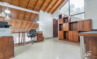 CASA EN VENTA EN LA COLA DEL ZORRO, MEDELLN