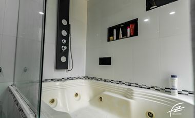 CASA EN VENTA EN LA COLA DEL ZORRO, MEDELLN
