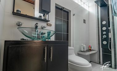 CASA EN VENTA EN LA COLA DEL ZORRO, MEDELLN