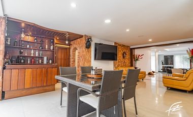 CASA EN VENTA EN LA COLA DEL ZORRO, MEDELLN