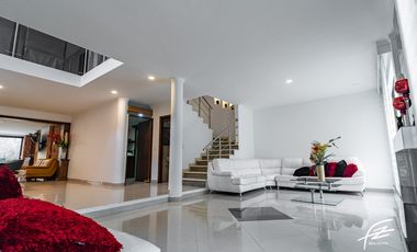 CASA EN VENTA EN LA COLA DEL ZORRO, MEDELLN