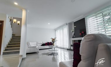 CASA EN VENTA EN LA COLA DEL ZORRO, MEDELLN