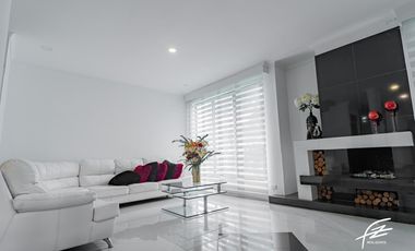 CASA EN VENTA EN LA COLA DEL ZORRO, MEDELLN