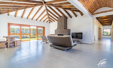 CASA CAMPESTRE EN VENTA EN EL CARMEN DE VIBORAL, ANTIOQUIA