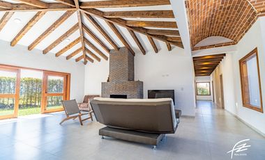 CASA CAMPESTRE EN VENTA EN EL CARMEN DE VIBORAL, ANTIOQUIA