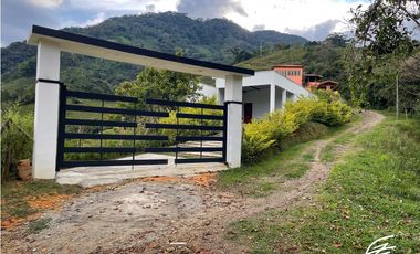 CASA CAMPESTRE EN VENTA EN SAN RAFAEL, ANTIOQUIA