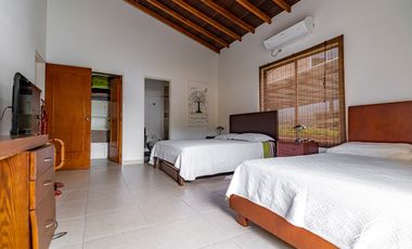 FINCA EN VENTA EN SAN JERONIMO, ANTIOQUIA