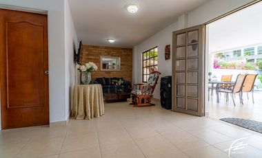 FINCA EN VENTA EN SAN JERONIMO, ANTIOQUIA