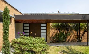 Casa Campestre en Sabaneta, sector Las Lomitas