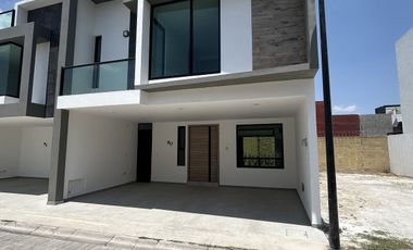 VENTA DE CASA EN FRACCIONAMIENTO EL SUSPIRO, ATRÁS DE PLAZA SAN DIEGO 4R