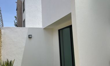 VENTA DE CASA EN FRACCIONAMIENTO EL SUSPIRO, ATRÁS DE PLAZA SAN DIEGO 4R