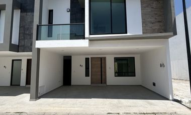 VENTA DE CASA EN FRACCIONAMIENTO EL SUSPIRO, ATRÁS DE PLAZA SAN DIEGO 4R