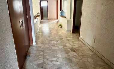 CASA EN VENTA EN LOMAS DE GUEVARA