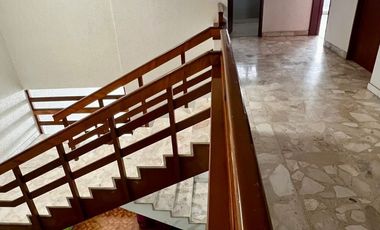 CASA EN VENTA EN LOMAS DE GUEVARA