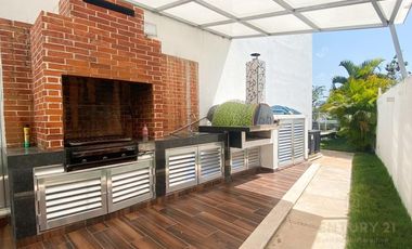 VENTA Casa Semiamueblada LAGOS DEL SOL C3227