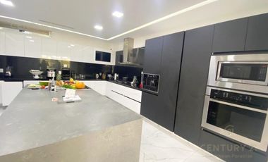VENTA Casa Semiamueblada LAGOS DEL SOL C3227