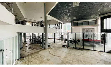 EN VENTA  LOCAL COMERCIAL 2730M EN EL DORADO DOS NIVELES