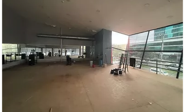 EN VENTA  LOCAL COMERCIAL 2730M EN EL DORADO DOS NIVELES
