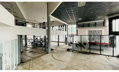 EN VENTA  LOCAL COMERCIAL 2730M EN EL DORADO DOS NIVELES