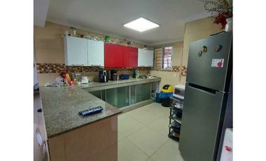 EN VENTA CASA EN BETANIA 8REC 6B