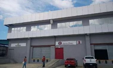 VENTA DE CONJUNTO DE GALERAS EN LA 24 DICIEMBRE 4000m2