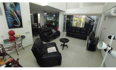 EN VENTA CASA MODERNA EN COSTA ESMERALDA 3 RECAMARAS