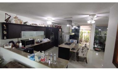 EN VENTA CASA MODERNA EN COSTA ESMERALDA 3 RECAMARAS