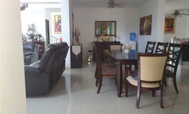 EN VENTA CASA MODERNA EN COSTA ESMERALDA 3 RECAMARAS