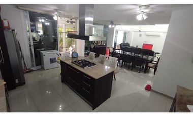 EN VENTA CASA MODERNA EN COSTA ESMERALDA 3 RECAMARAS
