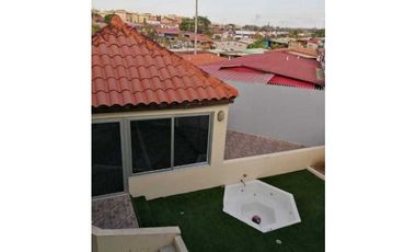 SE VENDE CASA EN PH VILLA DE LAS AZORES EN VILLA LUCRE