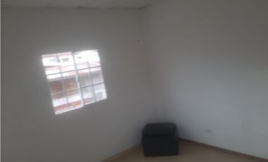 ALQUILER LOCAL COMERCIAL EN LIMAJO 80m2