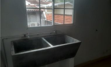 ALQUILER LOCAL COMERCIAL EN LIMAJO 80m2