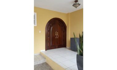 VENTA CASA EN EL BOSQUE