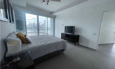 SE ALQUILA APARTAMENTO AMOBLADO PH YACHT CLUB VISTA AL MAR