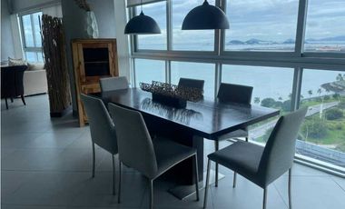 SE ALQUILA APARTAMENTO AMOBLADO PH YACHT CLUB VISTA AL MAR