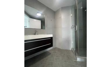 SE ALQUILA APARTAMENTO AMOBLADO PH YACHT CLUB VISTA AL MAR