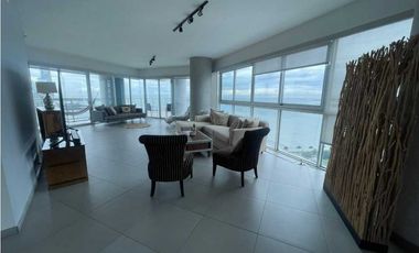SE ALQUILA APARTAMENTO AMOBLADO PH YACHT CLUB VISTA AL MAR