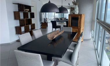 SE ALQUILA APARTAMENTO AMOBLADO PH YACHT CLUB VISTA AL MAR